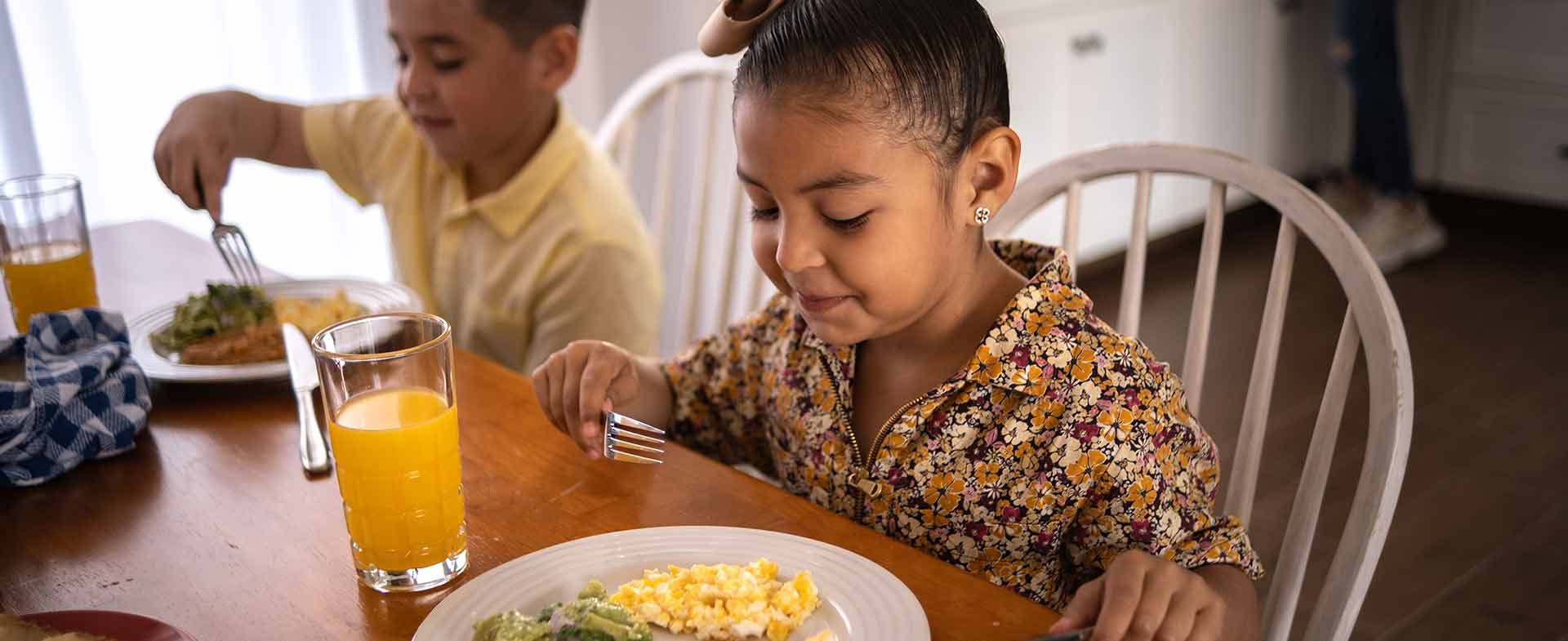 How To Help Your Kids Build A Healthy Relationship With Food | Henry ...